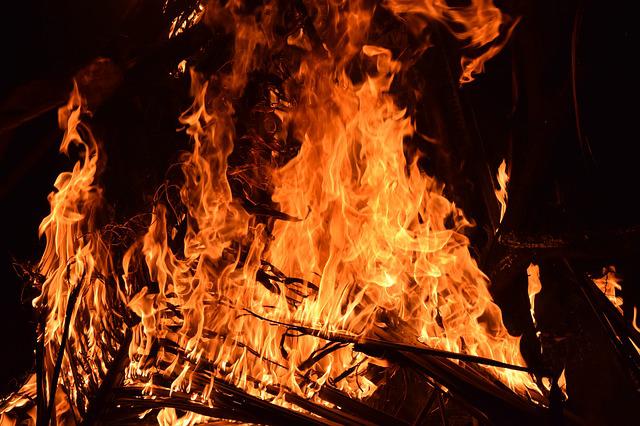 Two sets of twins die in shack fire